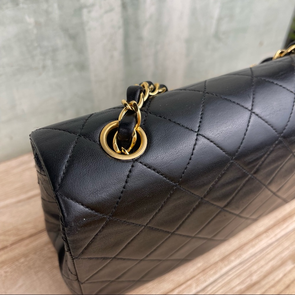CHANEL CLASSIC FULL FLAP BLACK LAMBSKIN 24K GHW SMALL 🔥Like New!!!!🔥 - Picture 4 of 15